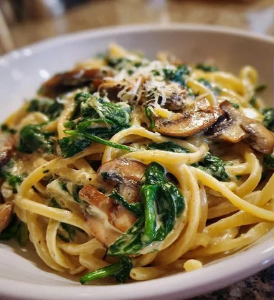 Creamy Spinach Mushroom Pasta