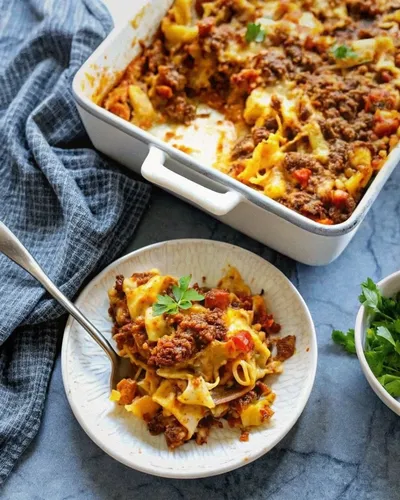 Sour Cream Beef Noodle Casserole: A Classic Comfort Dish That Never Disappoints