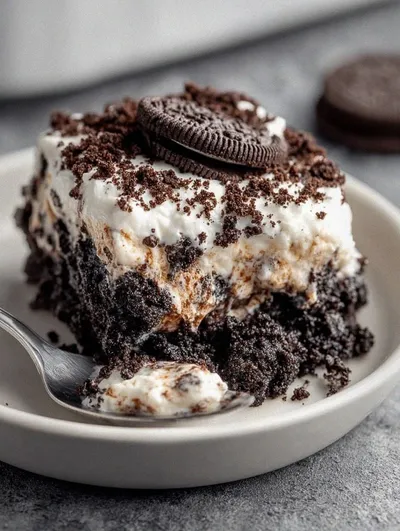 Oreo Dump Cake Recipe – Just 5 Ingredients & Real Talk